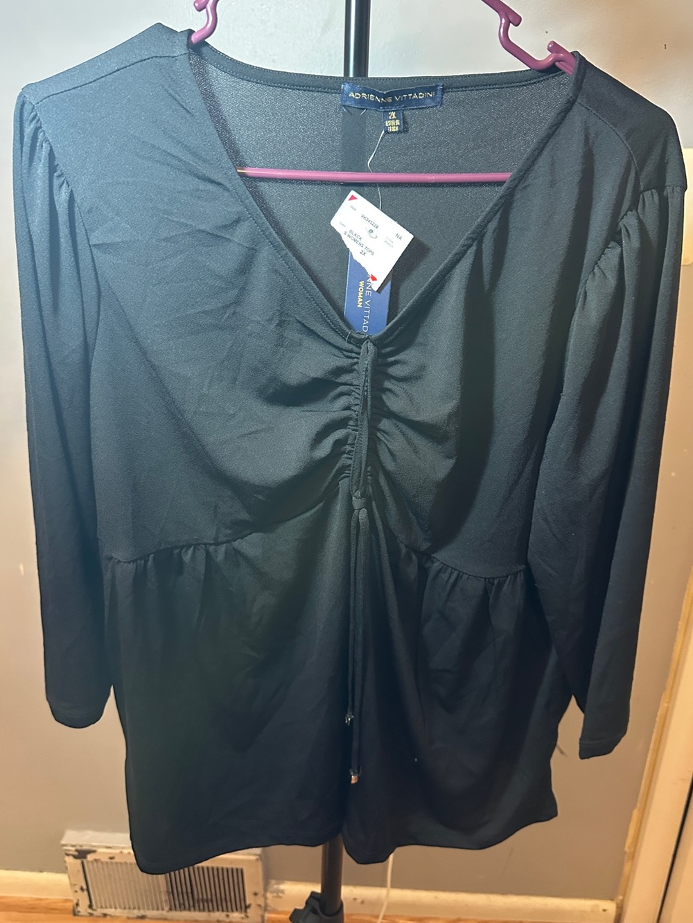 Adrienne Vittadini Black Ruched V-Neck Long Sleeve Top